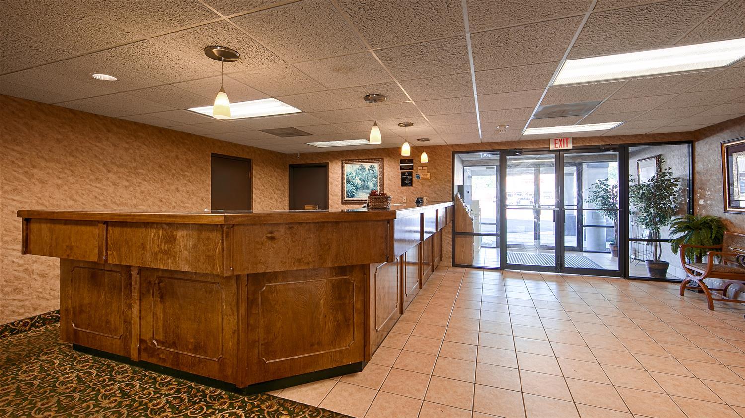 Rodeway Inn Barboursville Exterior photo