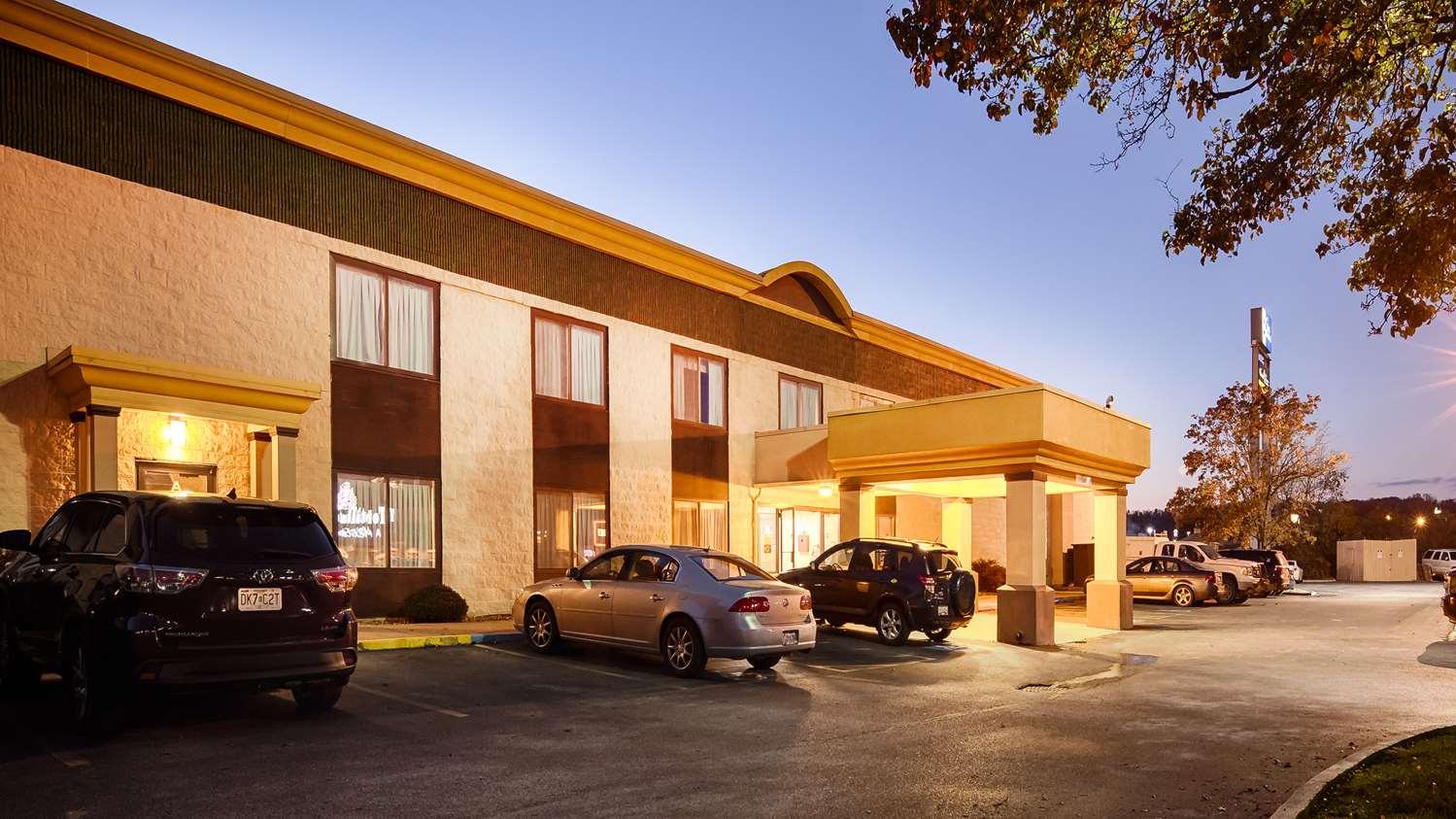 Best Western Huntington Mall Inn Barboursville Exterior photo