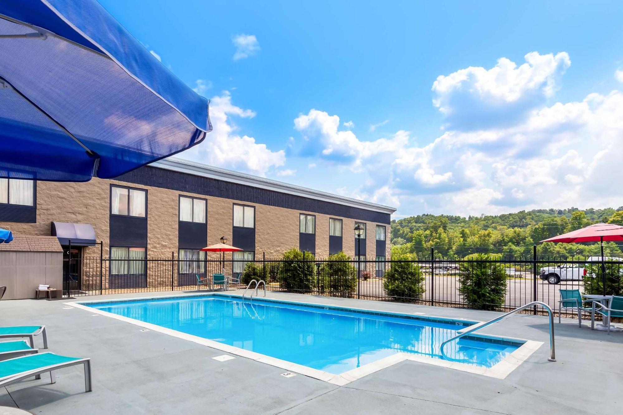 Best Western Huntington Mall Inn Barboursville Exterior photo