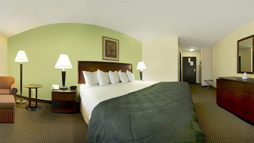 Rodeway Inn Barboursville Exterior photo
