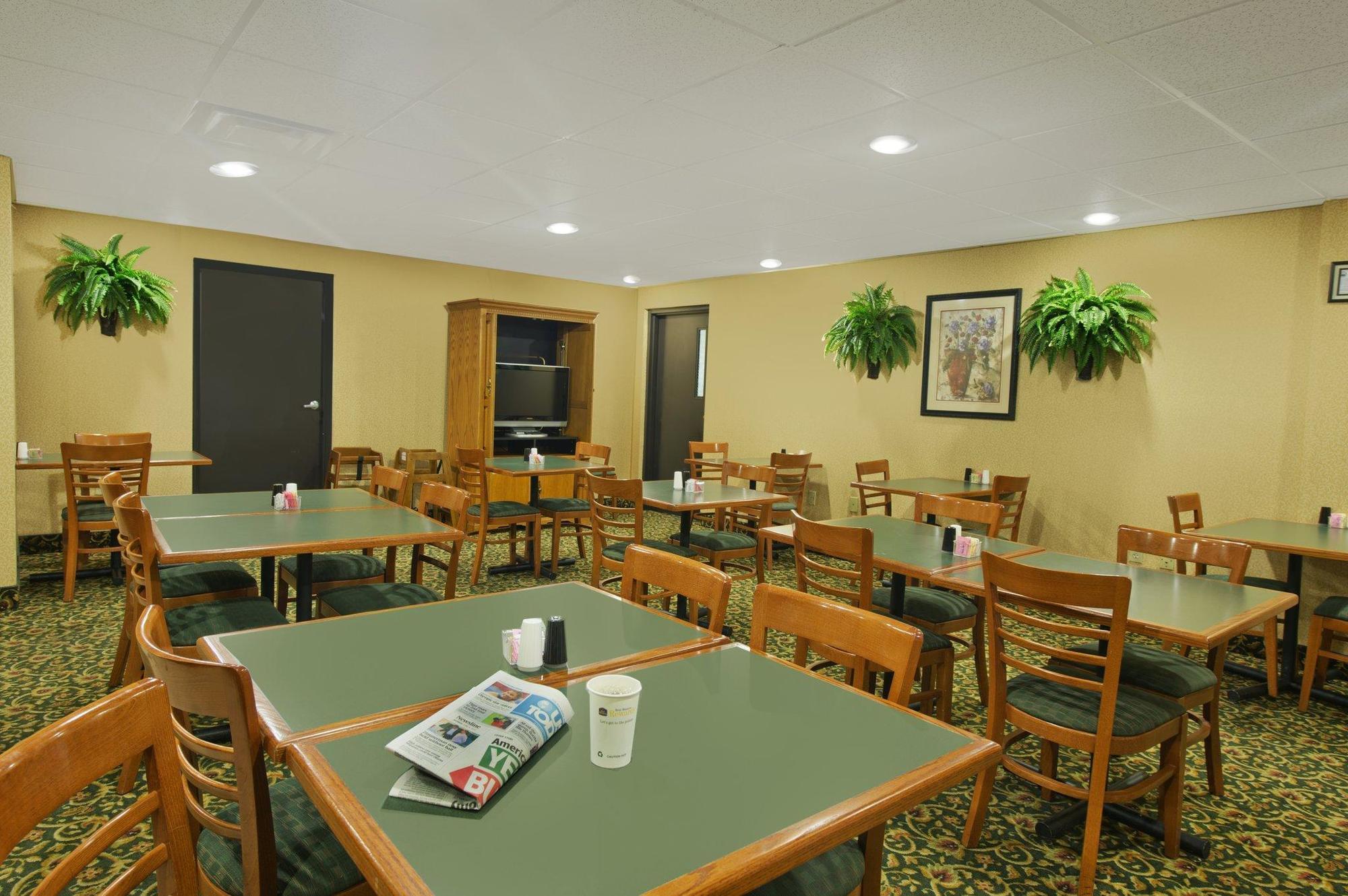 Rodeway Inn Barboursville Exterior photo