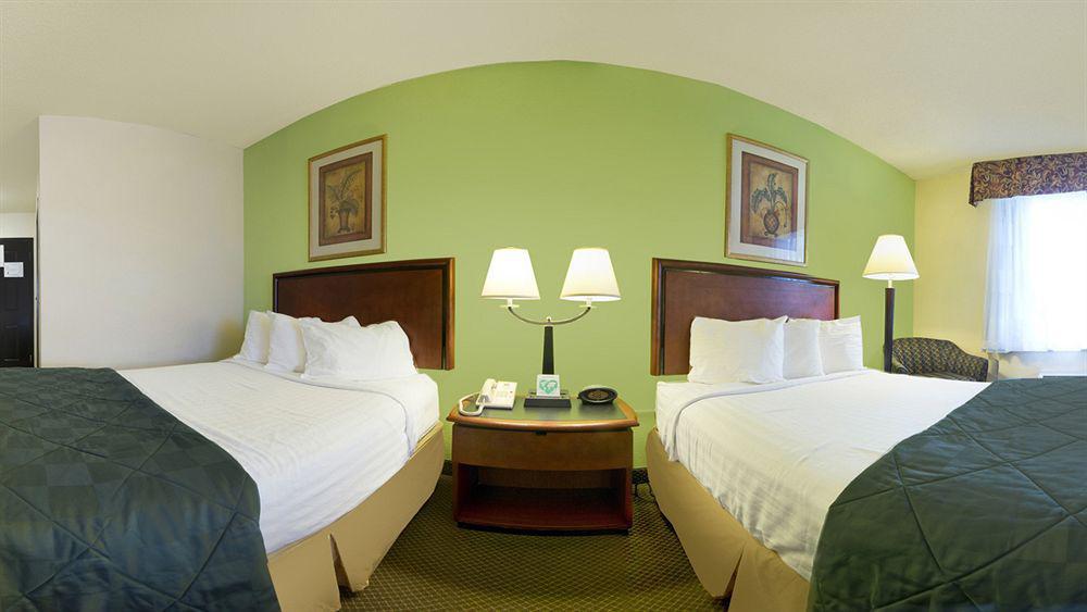 Rodeway Inn Barboursville Exterior photo